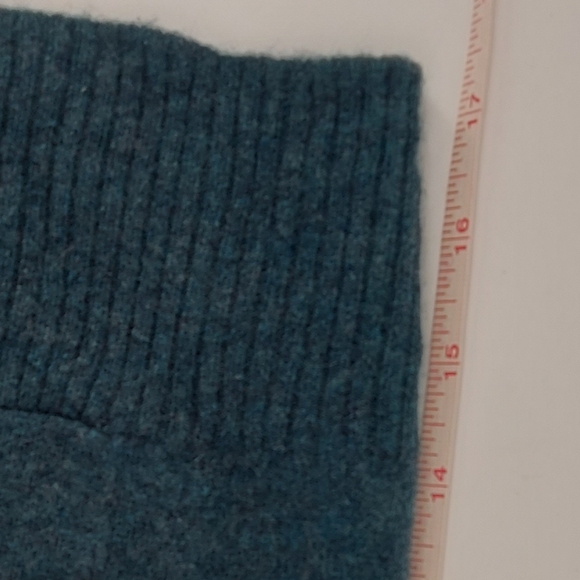 C By Bloomingdales Teal Cashmere Team Size XS - Picture 7 of 7